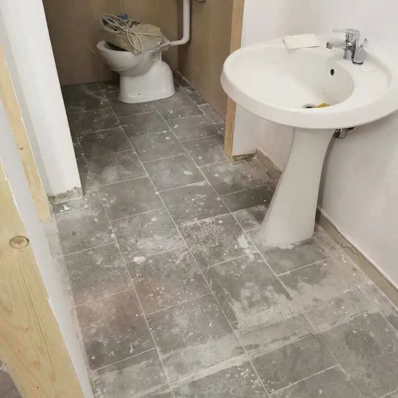 Îndepărtare praf construcții obiecte sanitare