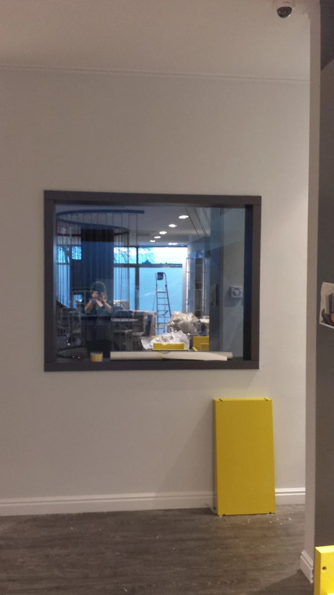 Curățenie Geamuri & Vitrine - Galerie 1